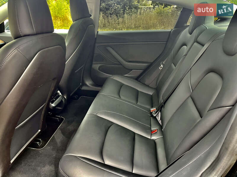 Седан Tesla Model 3 2019 в Тернополе