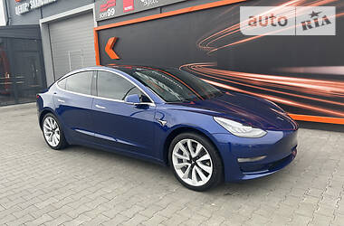 Седан Tesla Model 3 2019 в Херсоні