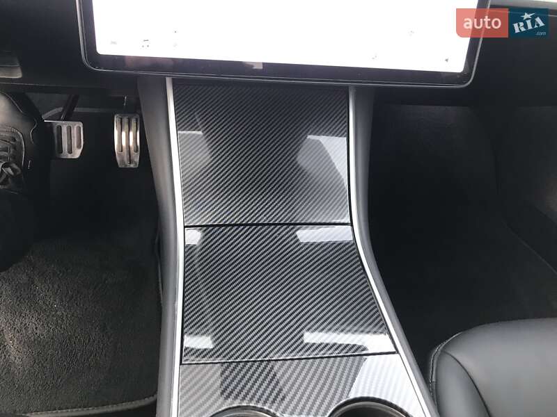 Седан Tesla Model 3 2018 в Одесі