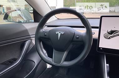 Седан Tesla Model 3 2018 в Києві