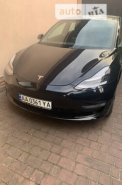 Седан Tesla Model 3 2019 в Киеве