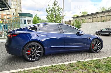 Седан Tesla Model 3 2018 в Киеве