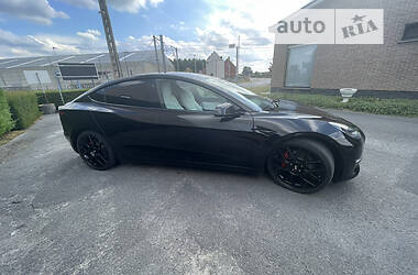 Хэтчбек Tesla Model 3 2018 в 