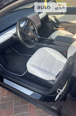 Хэтчбек Tesla Model 3 2018 в 