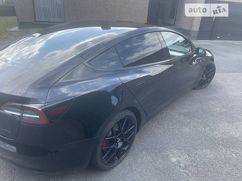 Хэтчбек Tesla Model 3 2018 в Ивано-Франковске