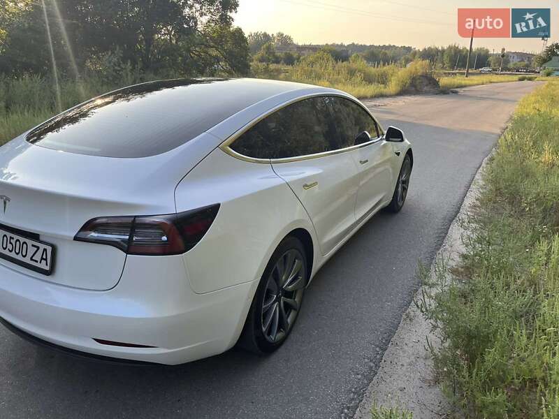 Ліфтбек Tesla Model 3 2019 в Харкові