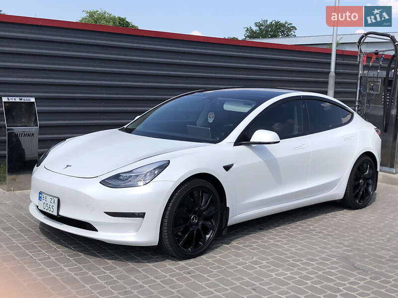 Седан Tesla Model 3 2019 в Ивано-Франковске