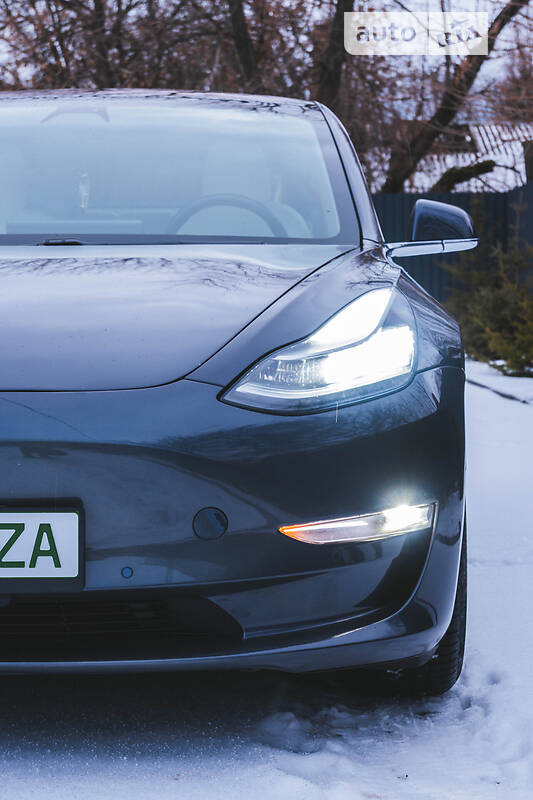 Седан Tesla Model 3 2018 в Кропивницком