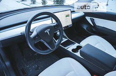 Седан Tesla Model 3 2018 в Кропивницком