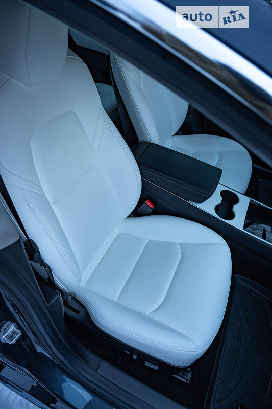 Седан Tesla Model 3 2018 в Кропивницком