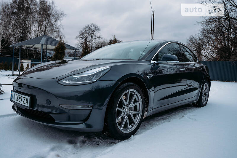Седан Tesla Model 3 2018 в Кропивницком