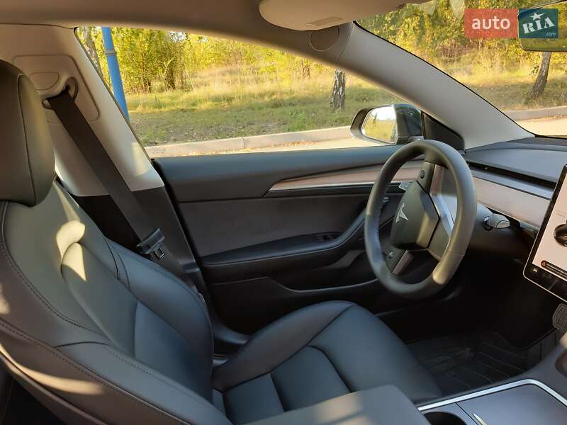 Седан Tesla Model 3 2021 в Дніпрі