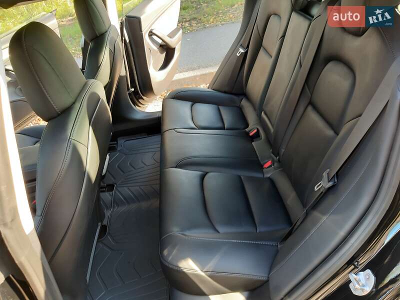 Седан Tesla Model 3 2021 в Дніпрі
