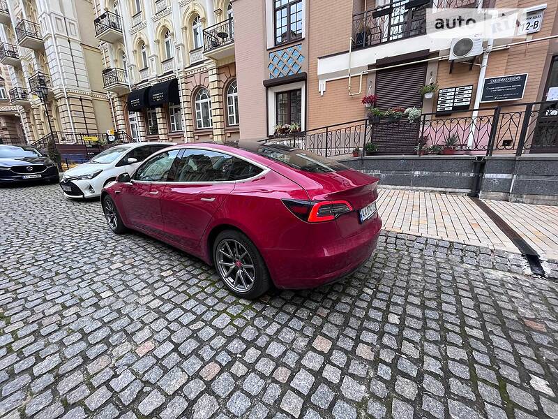 Седан Tesla Model 3 2019 в Києві