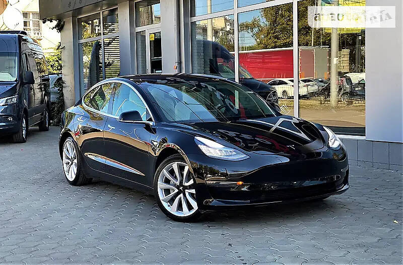 Седан Tesla Model 3 2018 в 
