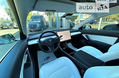 Седан Tesla Model 3 2018 в 