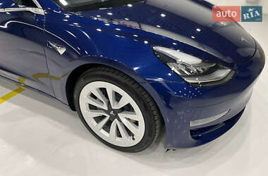 Седан Tesla Model 3 2018 в Киеве