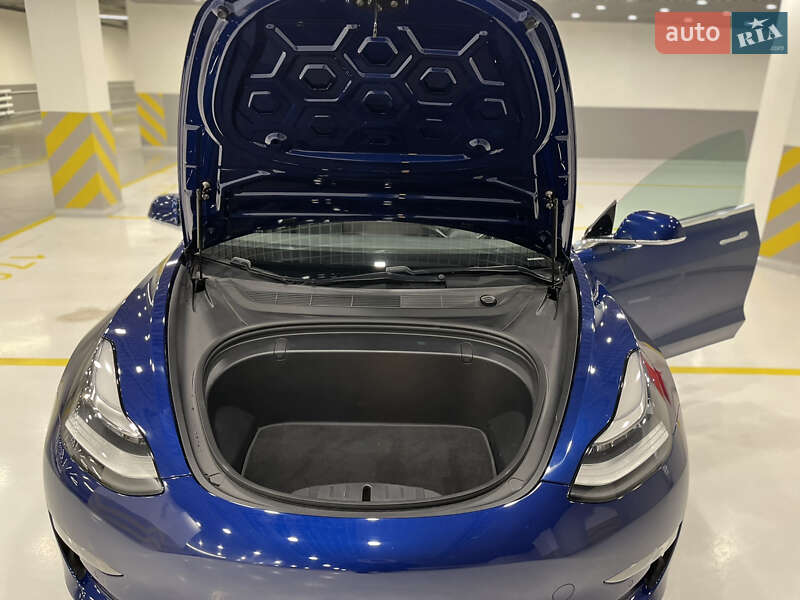 Седан Tesla Model 3 2018 в Киеве фото 45 Седан Tesla Model 3 2018 в Киеве