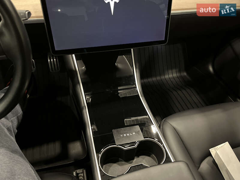 Седан Tesla Model 3 2018 в Киеве фото 48 Седан Tesla Model 3 2018 в Киеве