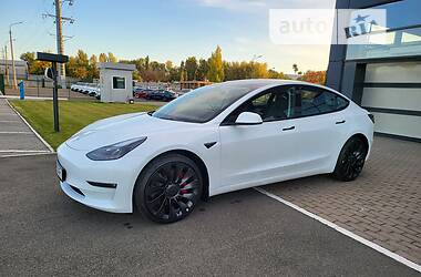 Седан Tesla Model 3 2022 в Києві