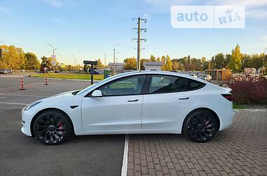 Седан Tesla Model 3 2022 в Києві