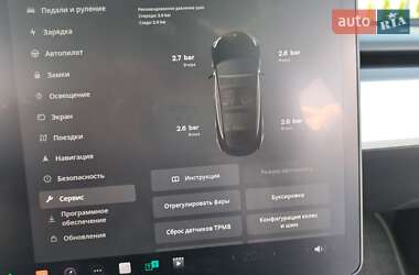 Седан Tesla Model 3 2019 в Долине