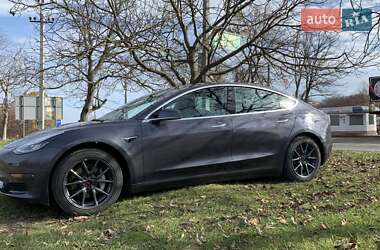 Седан Tesla Model 3 2019 в Черновцах