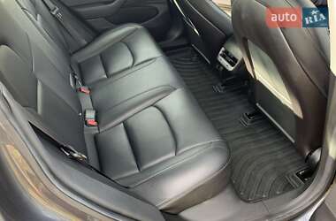 Седан Tesla Model 3 2019 в Черновцах