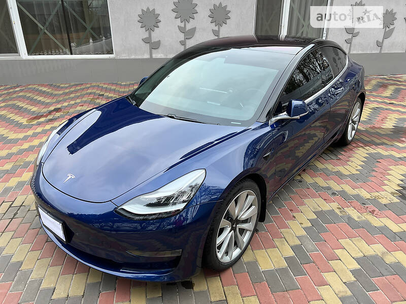 Седан Tesla Model 3 2018 в Дніпрі