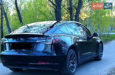 Седан Tesla Model 3 2018 в Львове