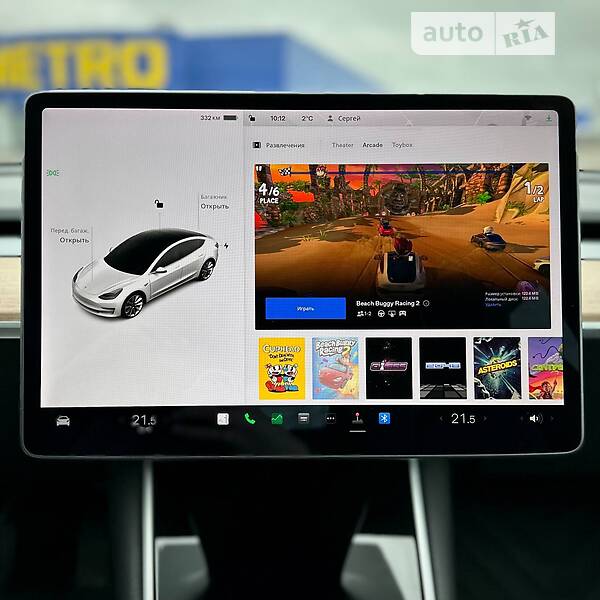 Седан Tesla Model 3 2020 в Ровно