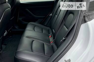 Седан Tesla Model 3 2020 в 