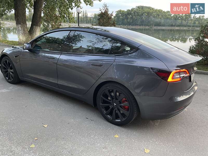 Седан Tesla Model 3 2018 в Кропивницком
