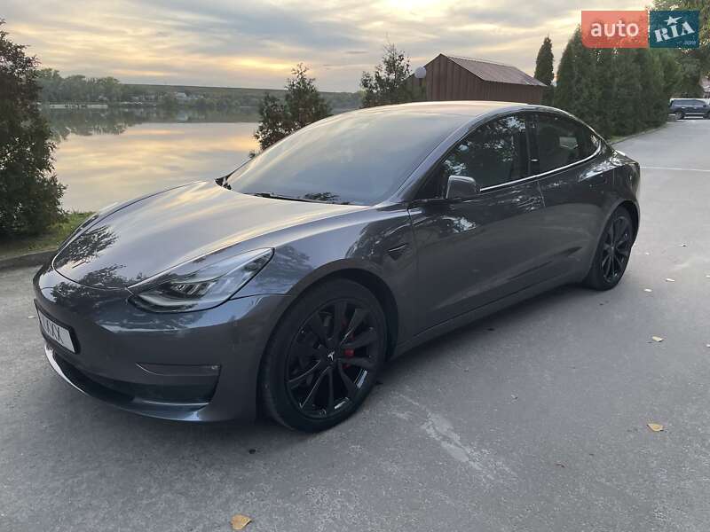 Седан Tesla Model 3 2018 в Кропивницком