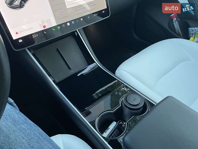 Седан Tesla Model 3 2018 в Кропивницком