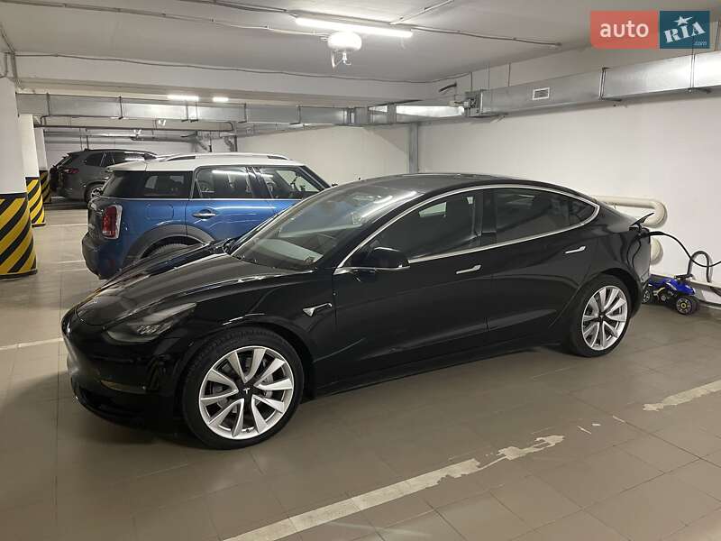 Tesla Model 3 2019