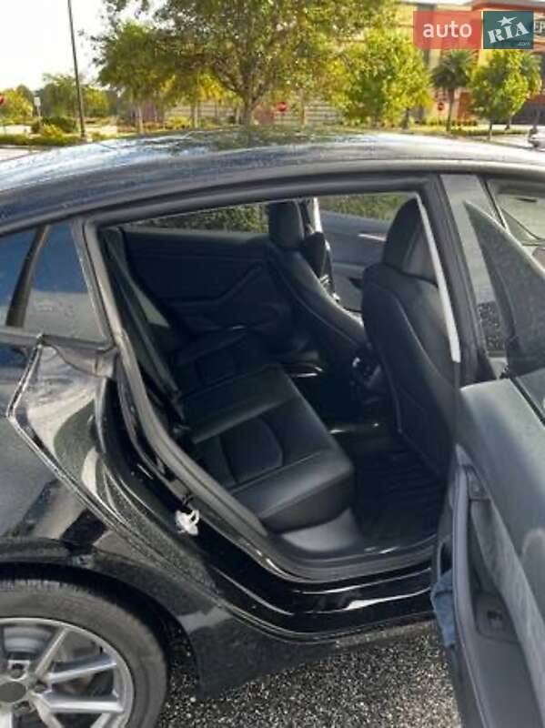 Седан Tesla Model 3 2019 в Одесі