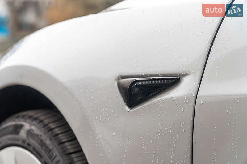 Седан Tesla Model 3 2021 в Ужгороді