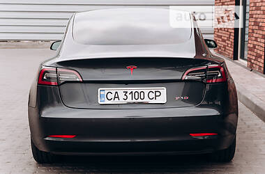 Седан Tesla Model 3 2019 в Черкасах