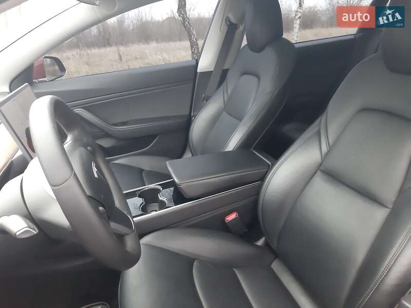 Седан Tesla Model 3 2019 в Дніпрі