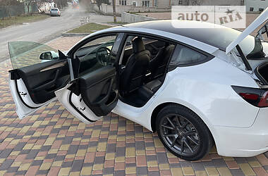 Седан Tesla Model 3 2021 в 