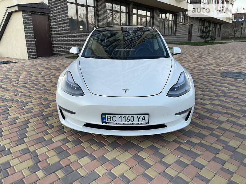 Tesla Model 3 2021