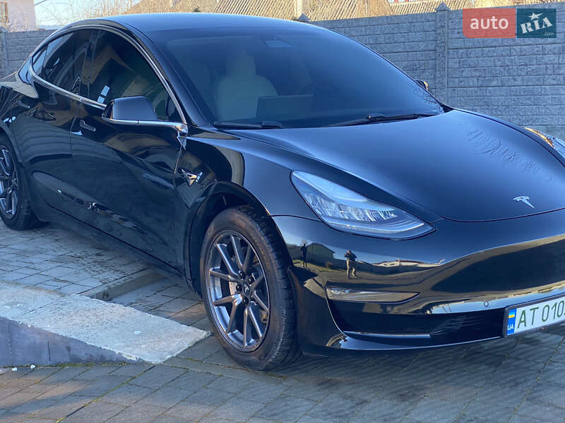 Седан Tesla Model 3 2019 в Долине