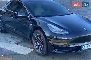 Седан Tesla Model 3 2019 в Долине