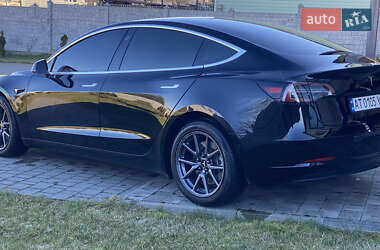 Седан Tesla Model 3 2019 в Долине