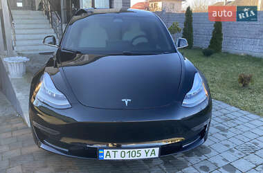 Седан Tesla Model 3 2019 в Долине