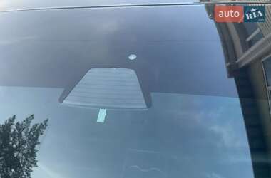 Седан Tesla Model 3 2020 в 