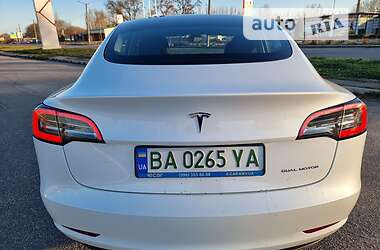 Седан Tesla Model 3 2021 в Кропивницком