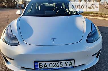 Седан Tesla Model 3 2021 в Кропивницькому