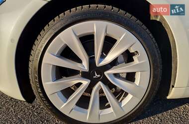 Седан Tesla Model 3 2021 в Кропивницком